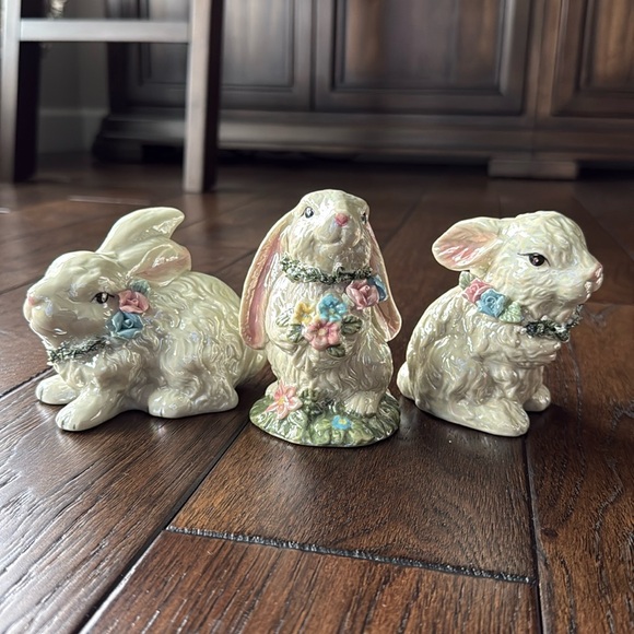 Other - Vintage Set of 3 Pearlescent White Ceramic Bunny Figurines w/ Floral Wreaths